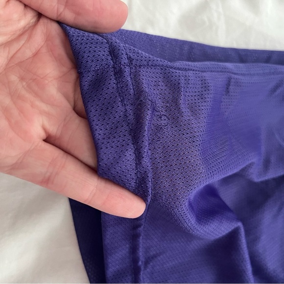 Kids NBA Los Angeles Lakers Jersey Made in U.S.A. Size 16-18 - Picture 5 of 10